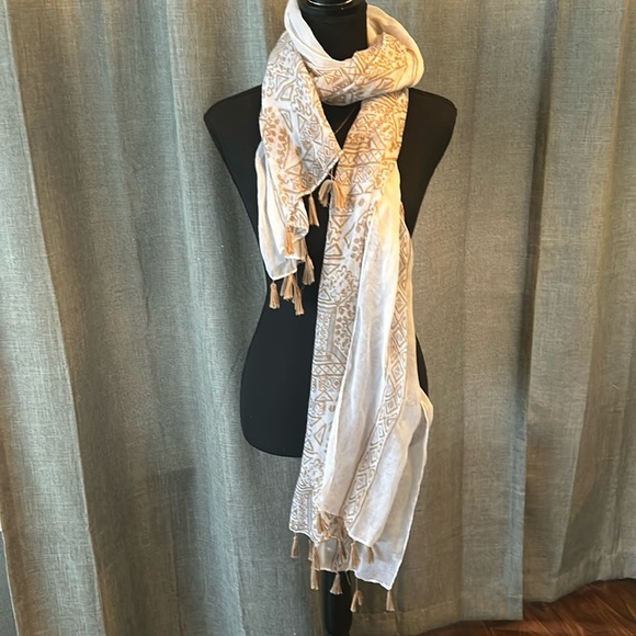 Cream and Brown Scarf - Picture 1 of 3